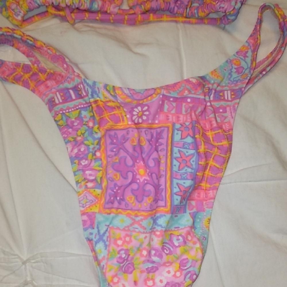 Colorful Patterned Bikini Set - Picture 5 of 5